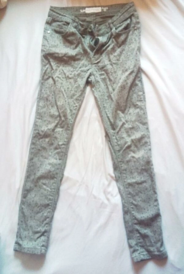 Pantalon vert Slim petits coeurs